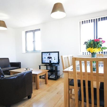 Crompton House Apartments Edgware Bagian luar foto
