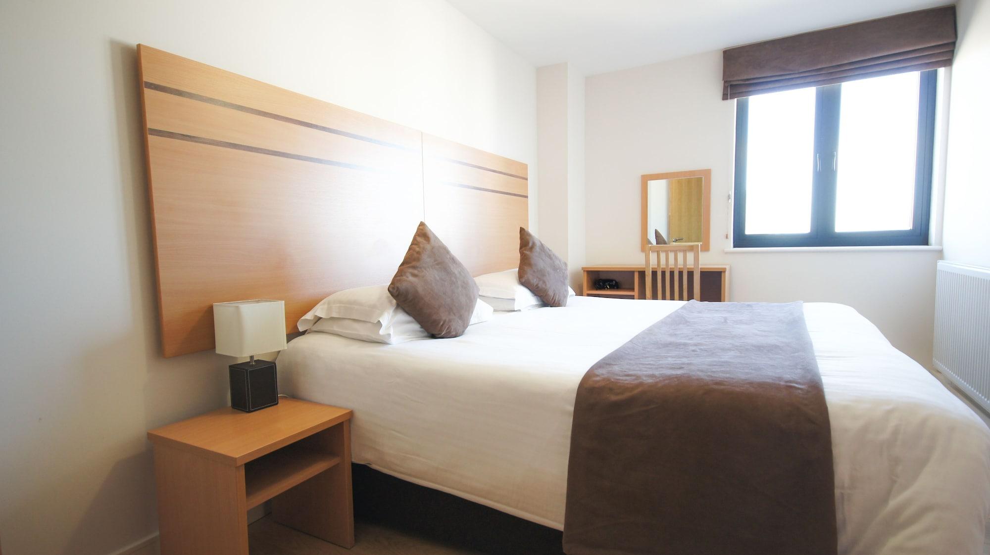 Crompton House Apartments Edgware Bagian luar foto