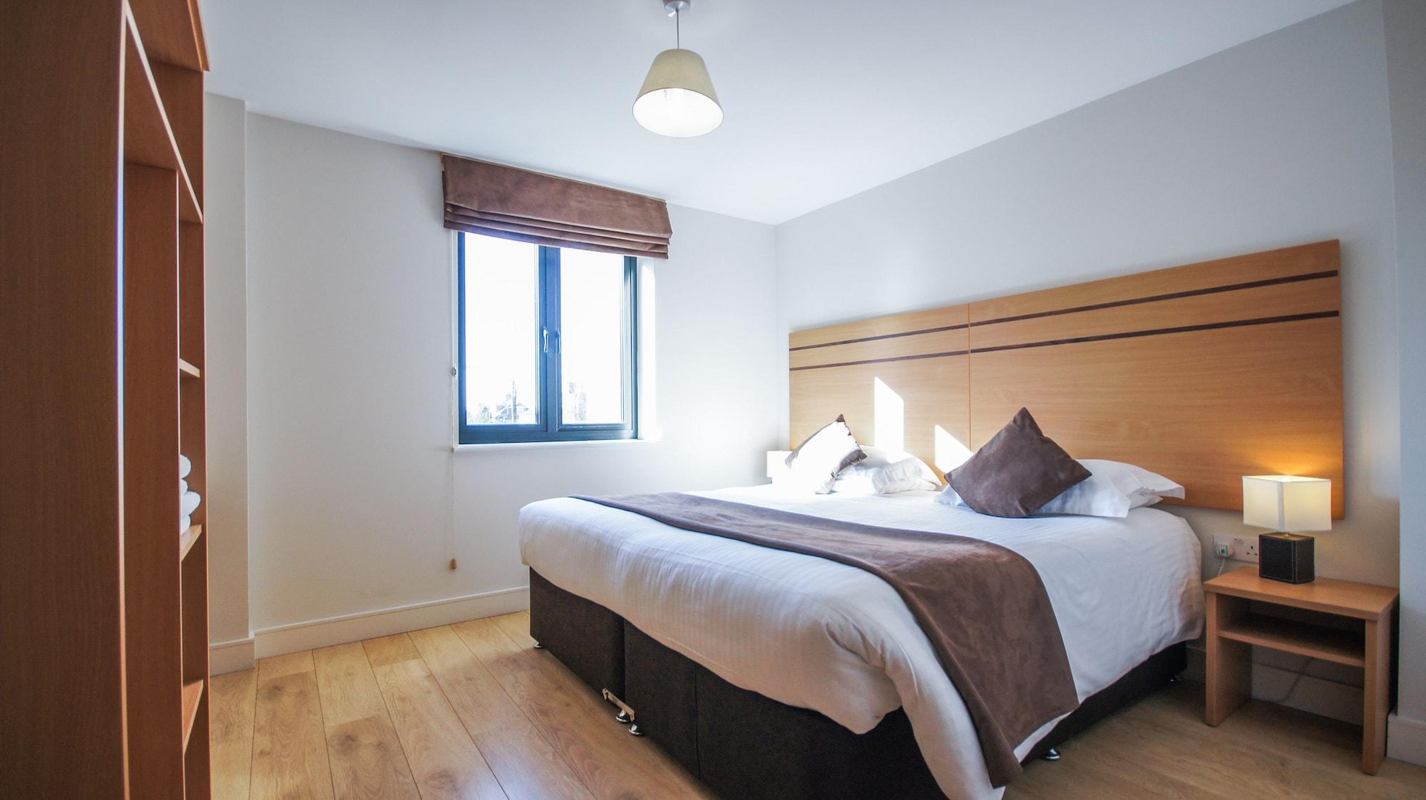 Crompton House Apartments Edgware Bagian luar foto