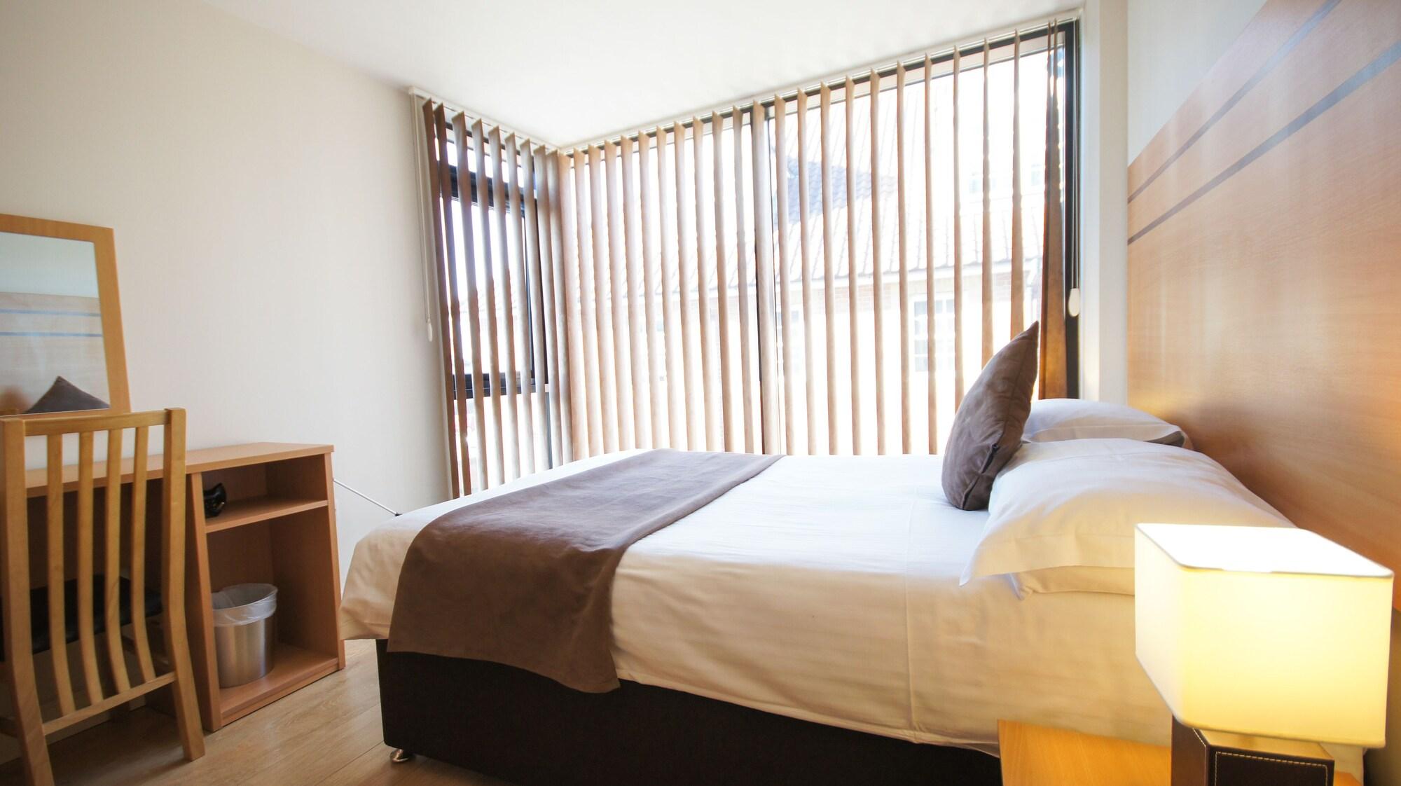 Crompton House Apartments Edgware Bagian luar foto