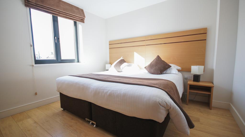 Crompton House Apartments Edgware Bagian luar foto