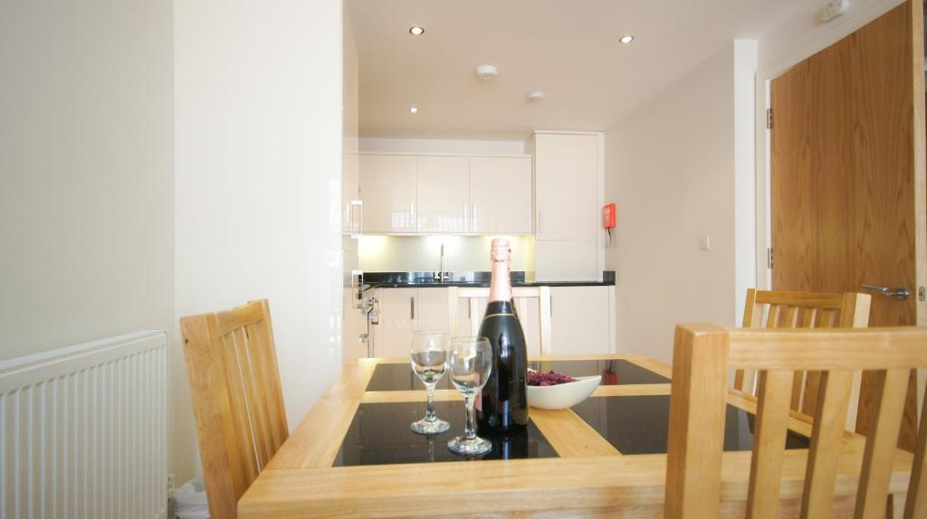 Crompton House Apartments Edgware Bagian luar foto