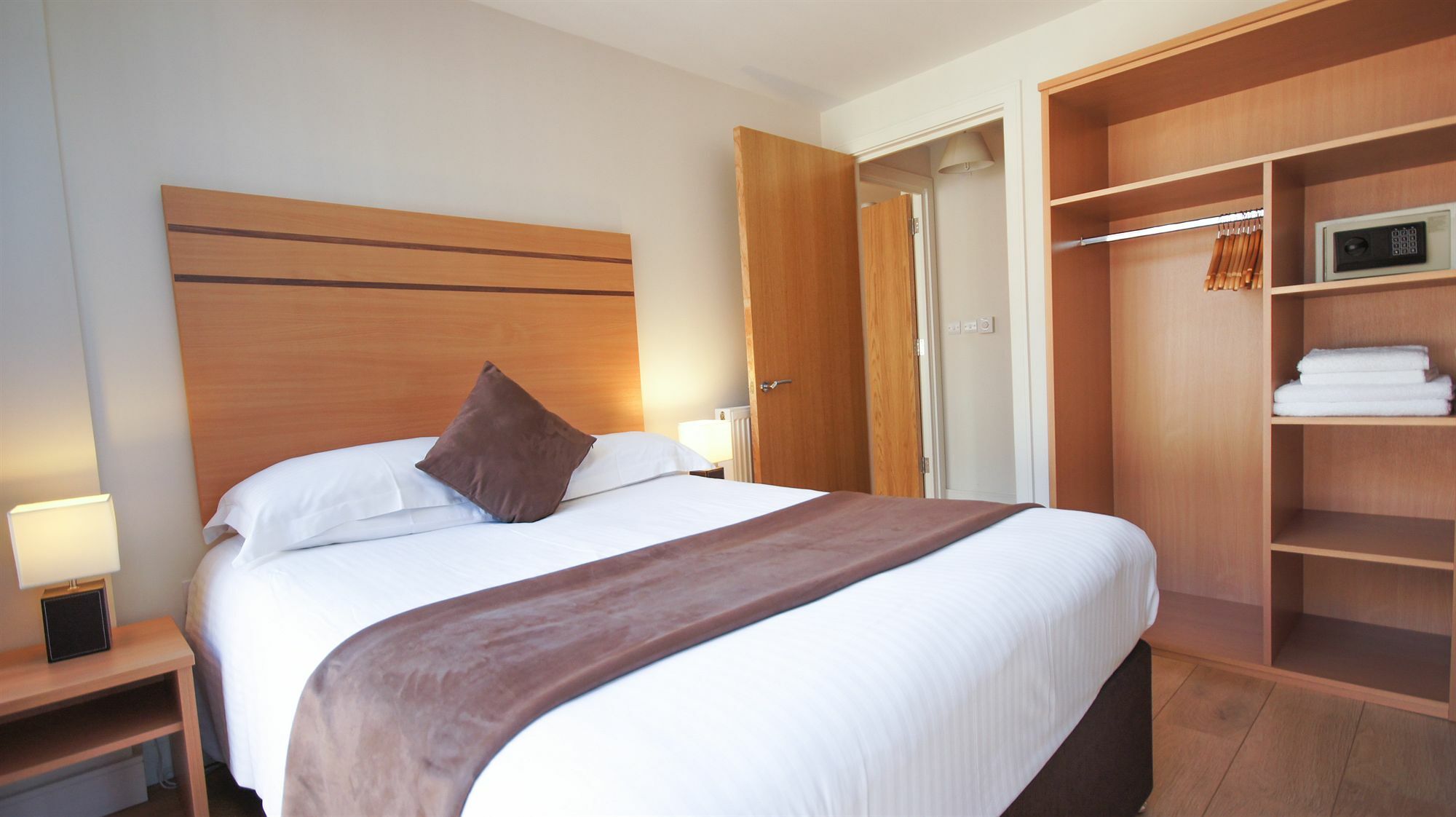Crompton House Apartments Edgware Bagian luar foto