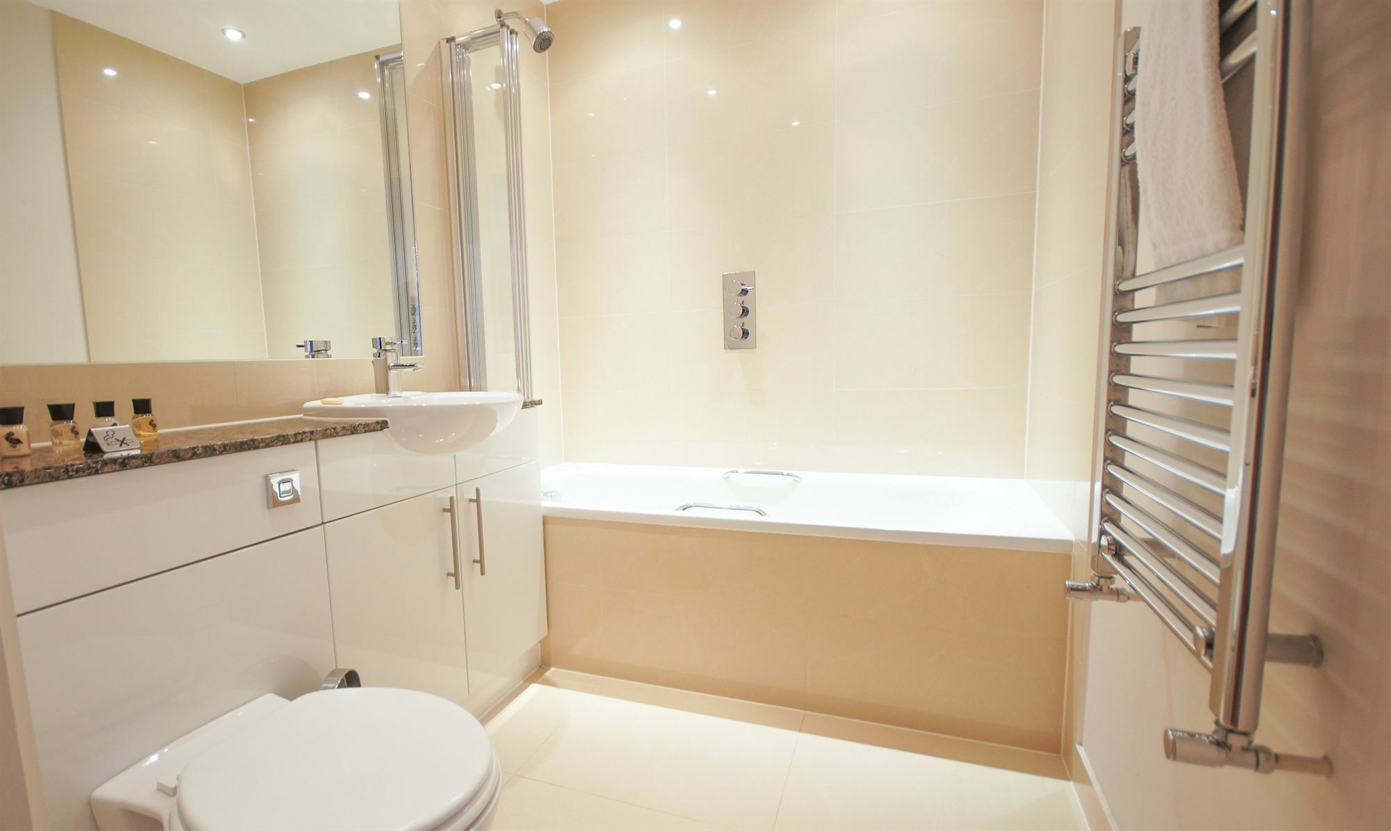 Crompton House Apartments Edgware Bagian luar foto